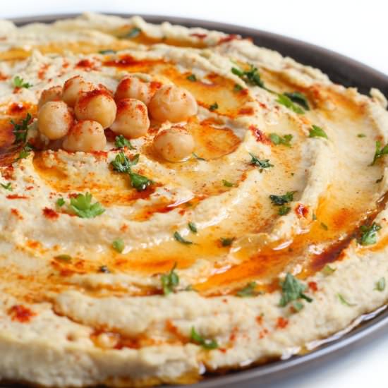 Simple Homemade Hummus