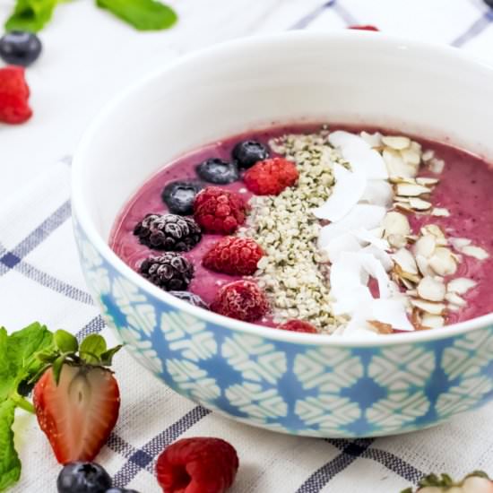Triple Berry Smoothie Bowl
