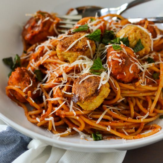 CHICKEN MEATBALLS & SPAGHETTI