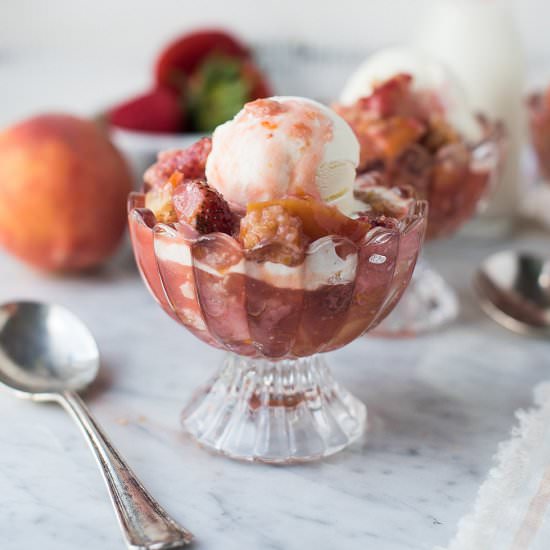 Warm Strawberry Peach Crumble