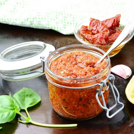 Easy Sun Dried Tomato Pesto