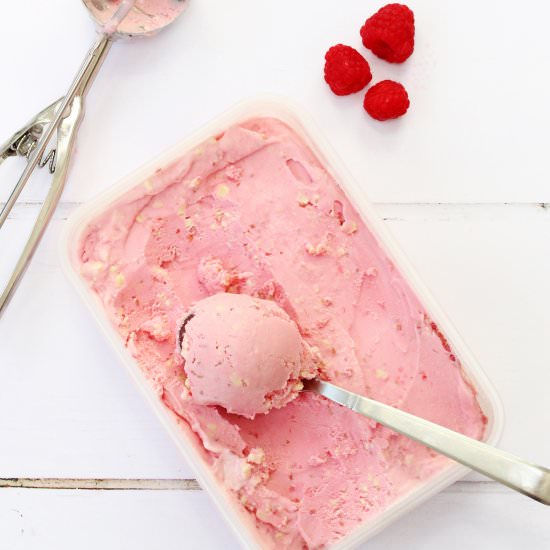 White chocolate raspberry ice cream