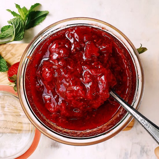 Instant Pot Easy Strawberry Compote