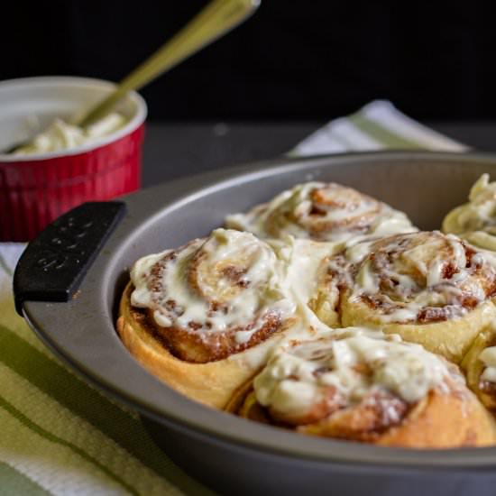 Cinnamon Rolls & Amazing Frosting