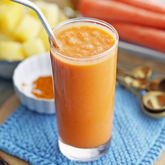 Turmeric Pineapple Carrot Smoothies