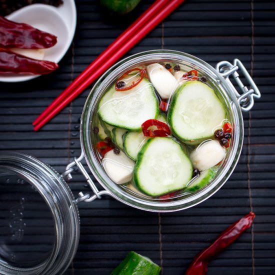 Spicy Garlic Cucumber Pickles