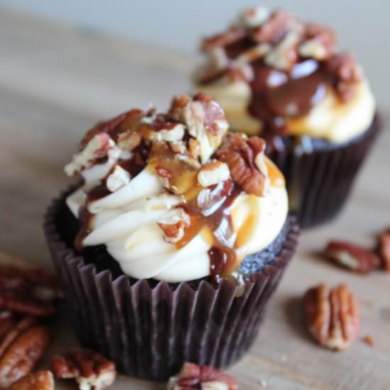 Caramel Pecan Cupcakes