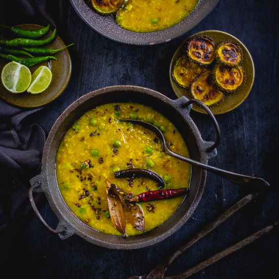 Motorshuti Diye Bhaja Moong Dal