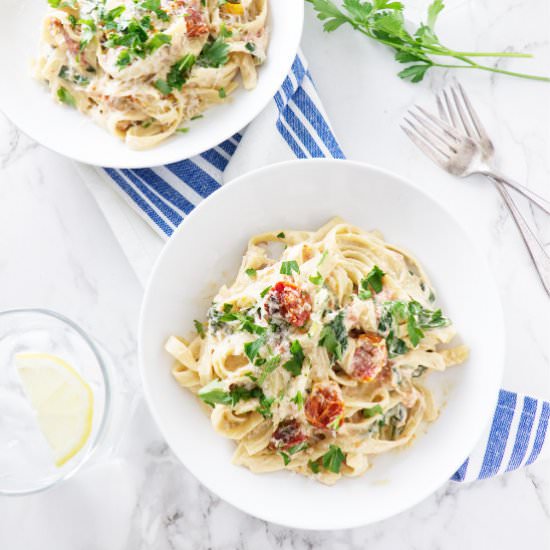Pasta with cashew cream sauce
