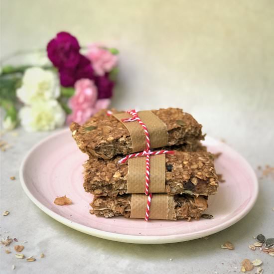 Berry Peanut Butter Muesli Bars