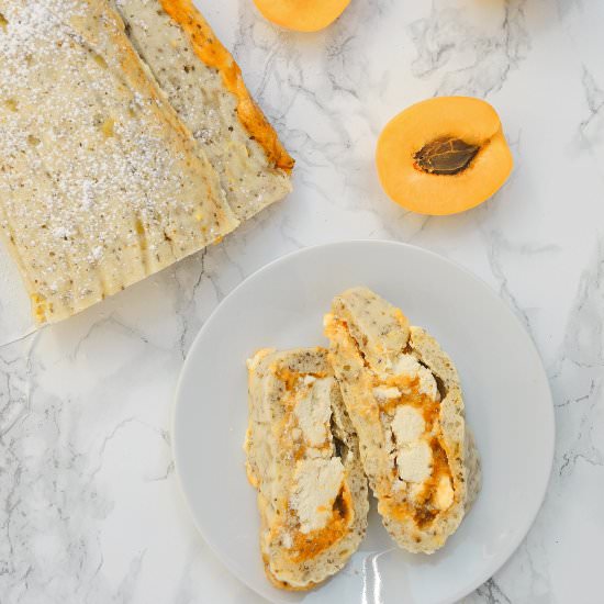 Vegan Swiss Roll with Apricots
