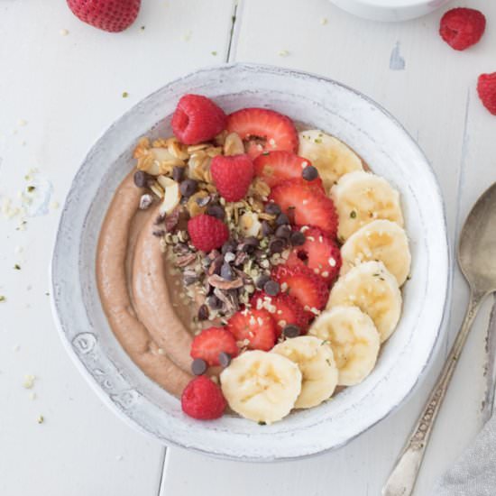 Vegan “Nutella” Smoothie Bowl