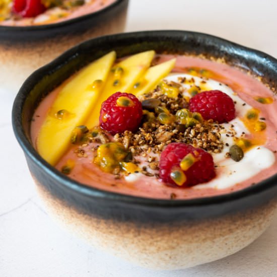 Raspberry Mango Smoothie Bowl