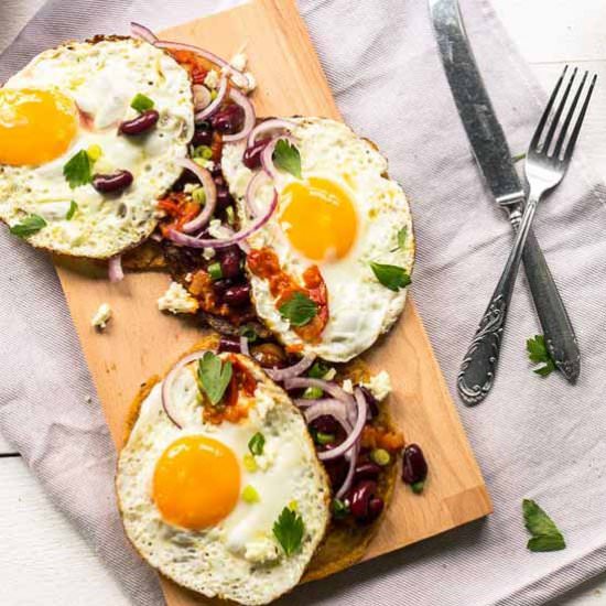 Huevos rancheros tacos