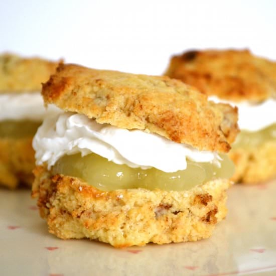 Apple and Cinnamon Scones