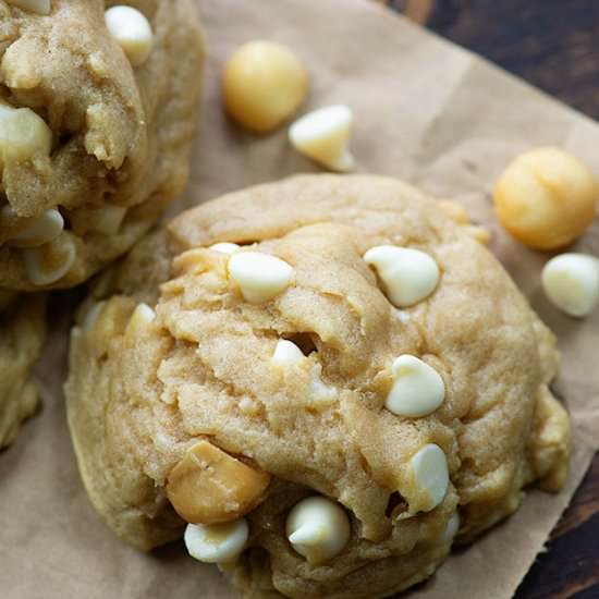 WHITE CHOCOLATE MACADAMIA NUT COOKI