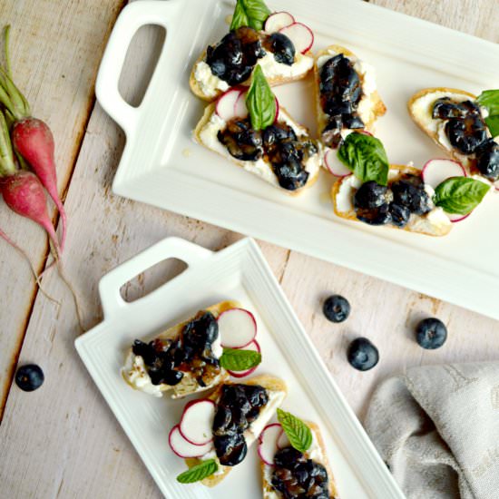 Blue Ricotta Crostini