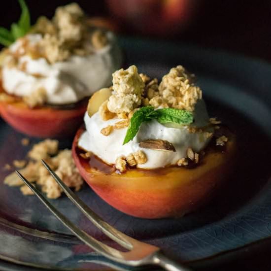 Grilled Peaches with Vanilla Yogurt