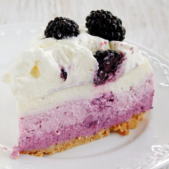 Blackberry cheesecake with whipped