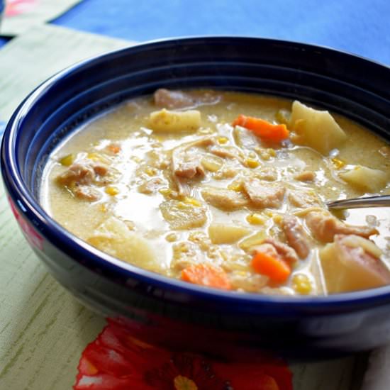 Slow Cooker Chicken and Corn Chowde