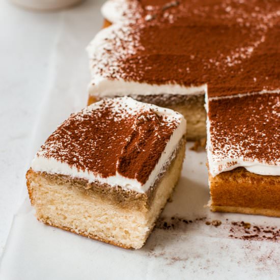 Tiramisu Cake