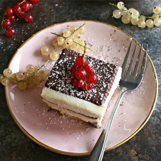 No Bake Chocolate Cookie Cheesecake