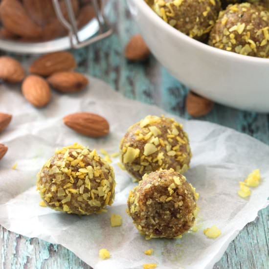 Almond & Turmeric Energy Balls