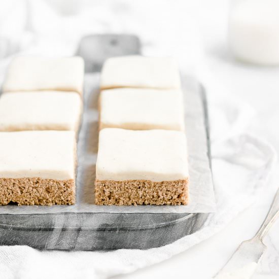 Healthy Cinnamon Roll Cookie Bars