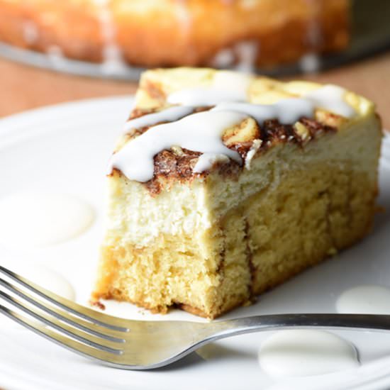 Cinnamon Roll Cheesecake