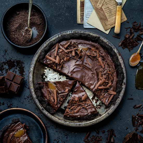 Salted caramel chocolate tart