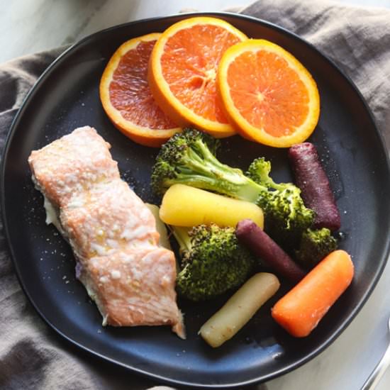 Low FODMAP Salmon Broccoli Carrots