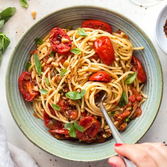 Roasted tomato pasta (V, GF)