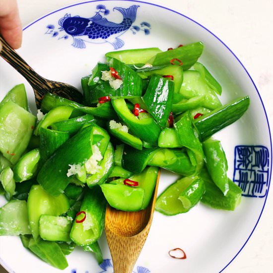 Easy Chinese Smashed Cucumber Salad