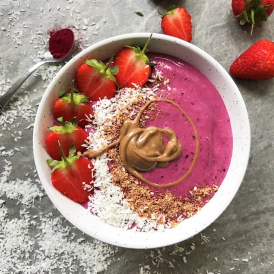 Berry Coconut Smoothie Bowl