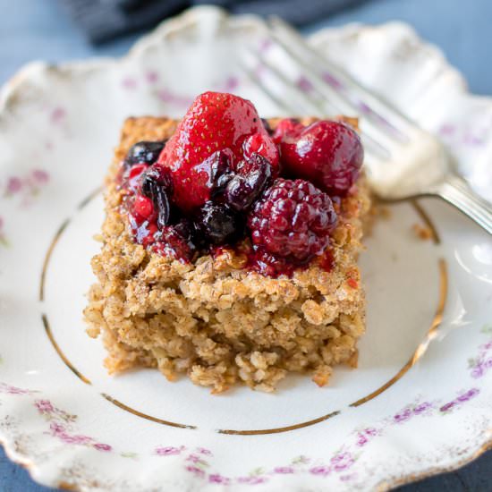 Baked Oatmeal with Berries