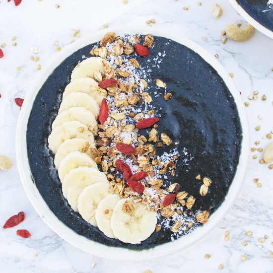 Blueberry Muffin Smoothie Bowl