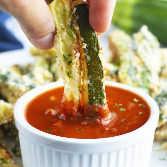 Baked Parmesan Zucchini Fries