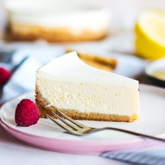 THE PERFECT LEMON CHEESECAKE