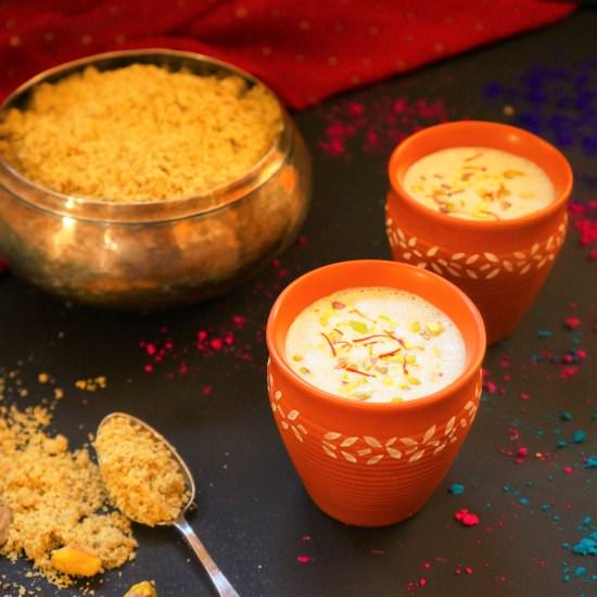 Thandai (Almond Saffron Milk)