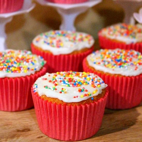 Quick and Easy Vanilla Cupcakes