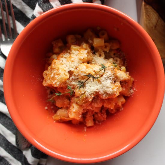 Creamy tomato and white bean pasta