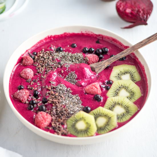Strawberry Beet Smoothie Bowl