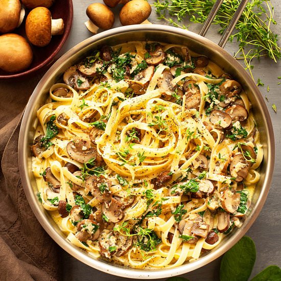 Creamy Mushroom and Spinach Pasta