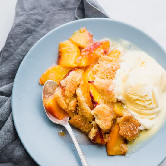 Easy Vegan Peach Cobbler