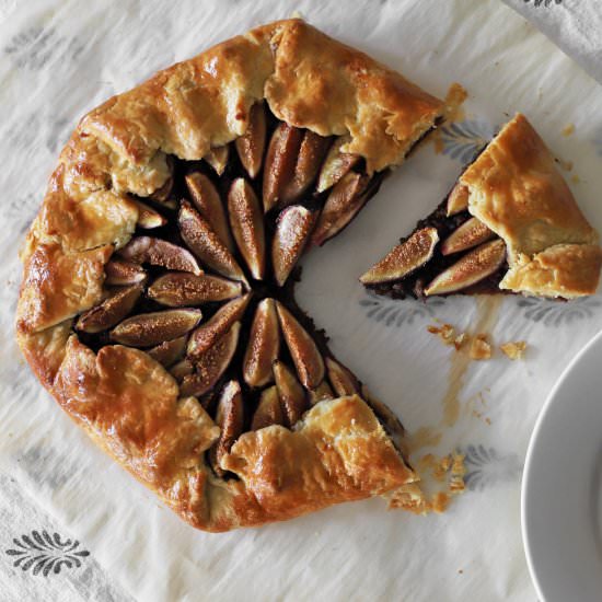 caramelized onion-fig-lamb galette