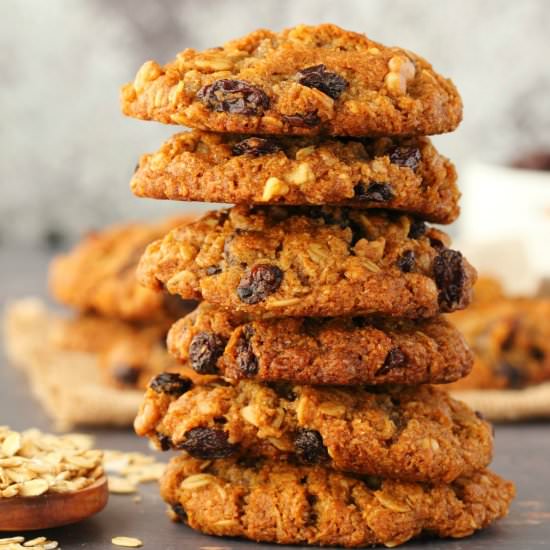 Vegan Oatmeal Raisin Cookies