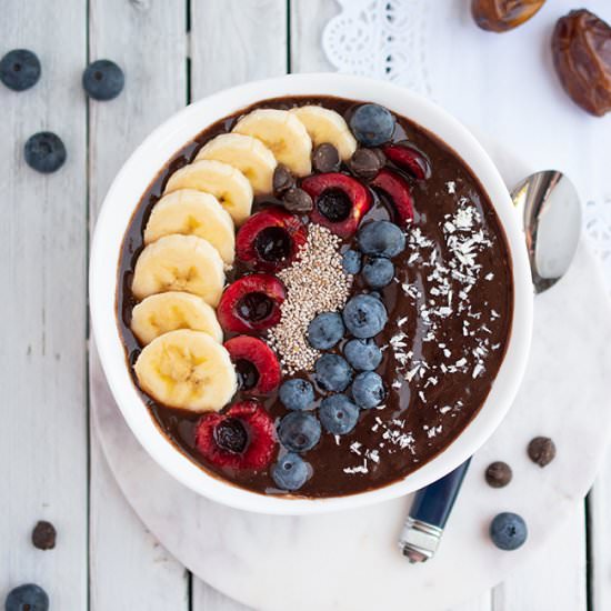 Chocolate Date Smoothie Bowl