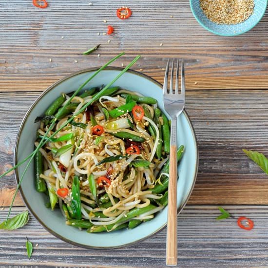 Thai style noodles with Thai basil
