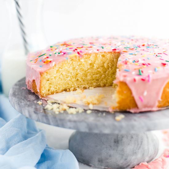 Basic Glazed Vanilla Cake