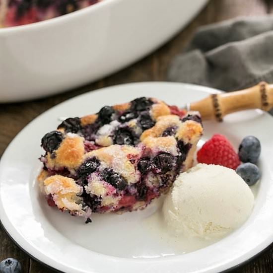 Easy Mixed Berry Cobbler